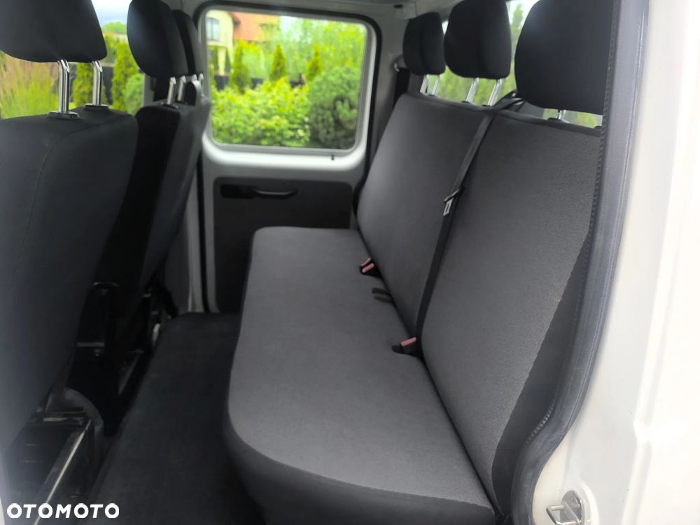 Volkswagen Transporter - 12