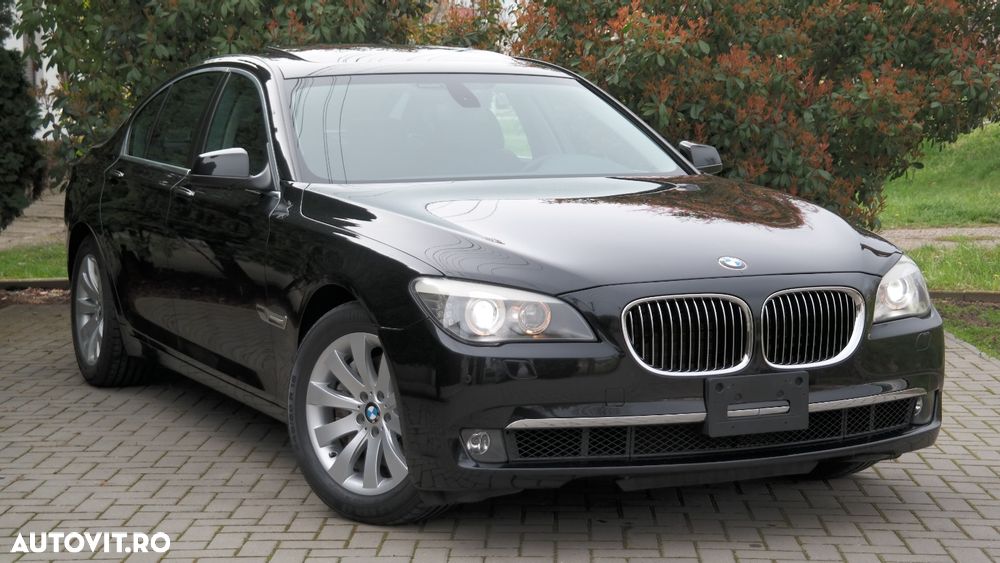 BMW Seria 7 740i Aut. - 1