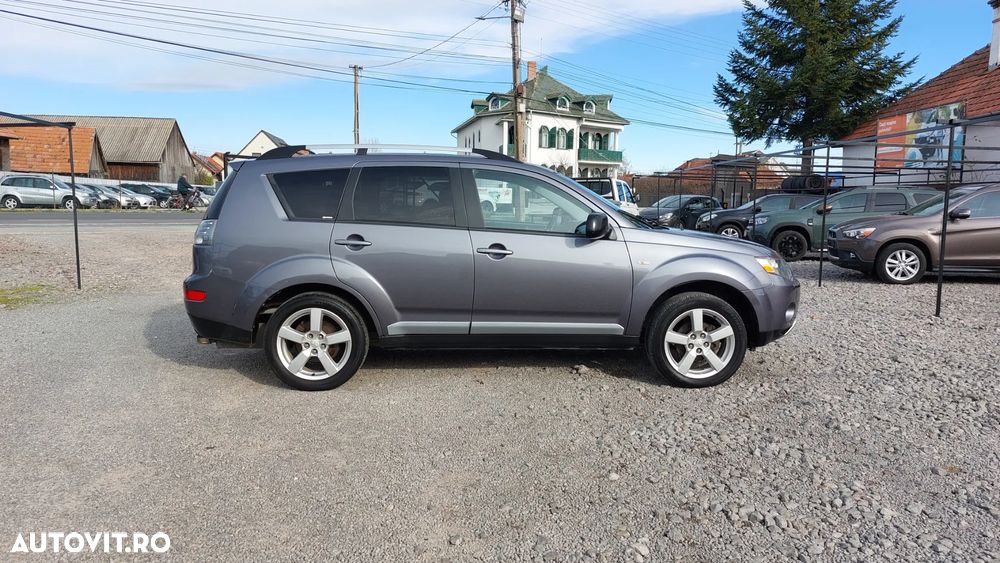 Mitsubishi Outlander 2.0 DI-D 4WD Instyle - 4