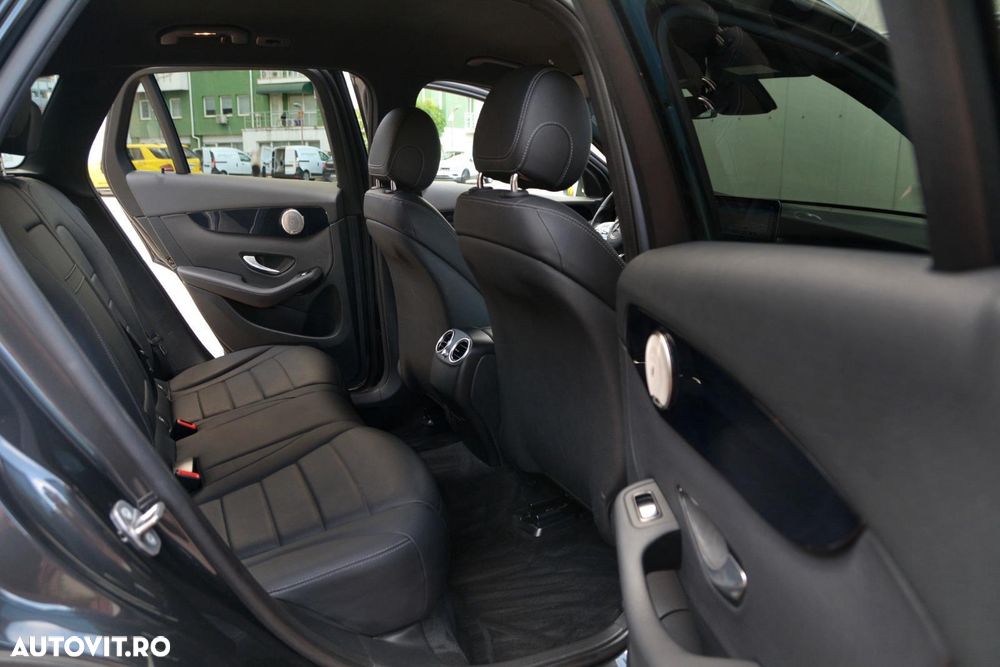 Mercedes-Benz GLC 300 e 4Matic 9G-TRONIC AMG Line - 25
