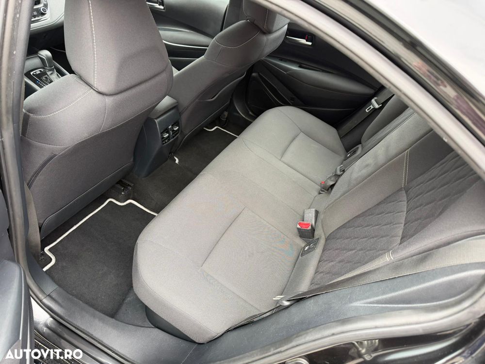 Toyota Corolla 1.8 HSD Business - 12