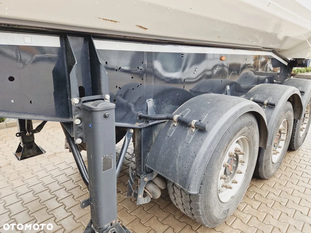 Schwarzmuller K3A * wywrotka stalowa * 27m3 * pod ciągnik 4x4 * siodło 1 380 mm * - 17