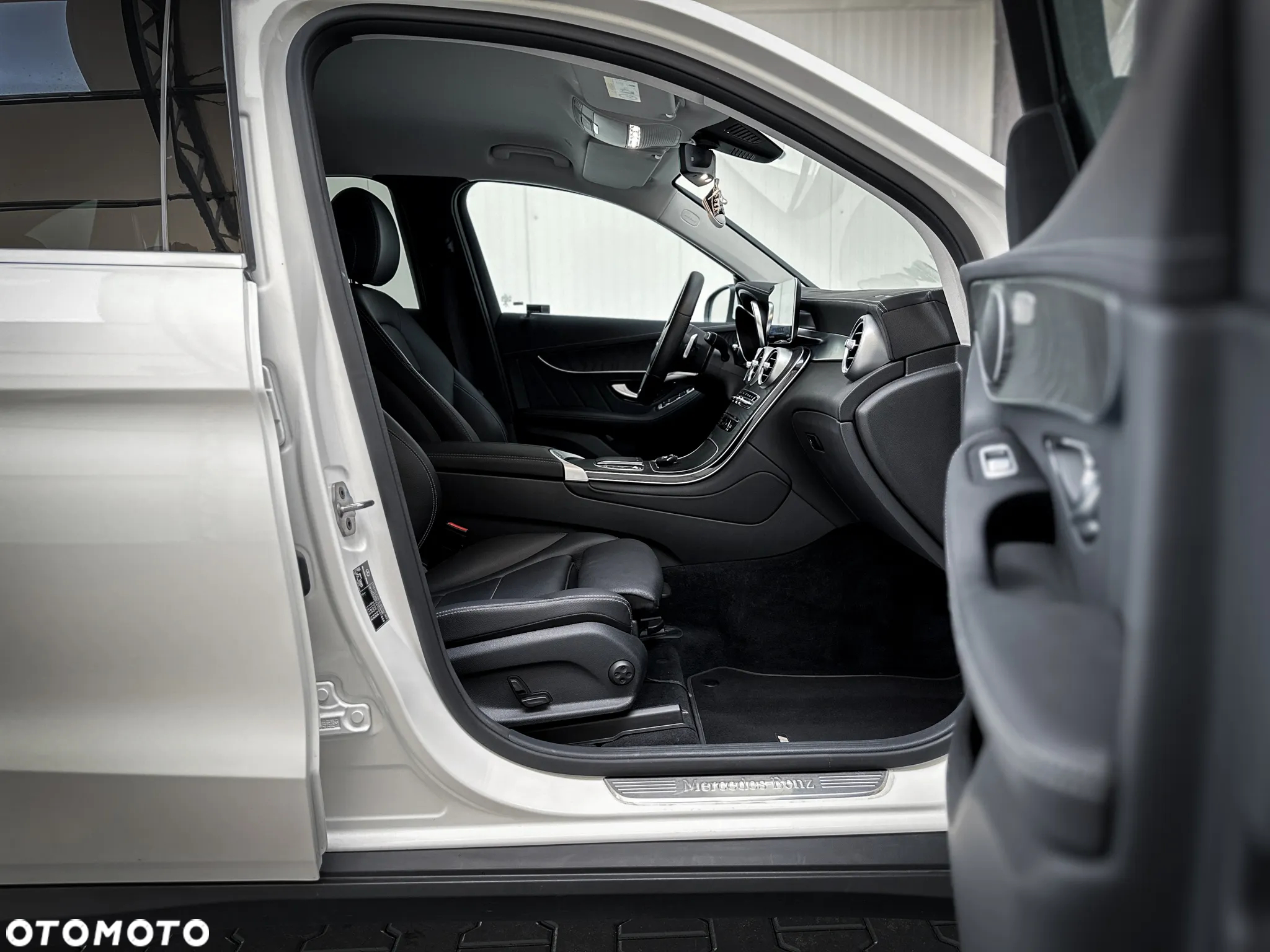 Mercedes-Benz GLC 200 d 4-Matic Business Edition - 35