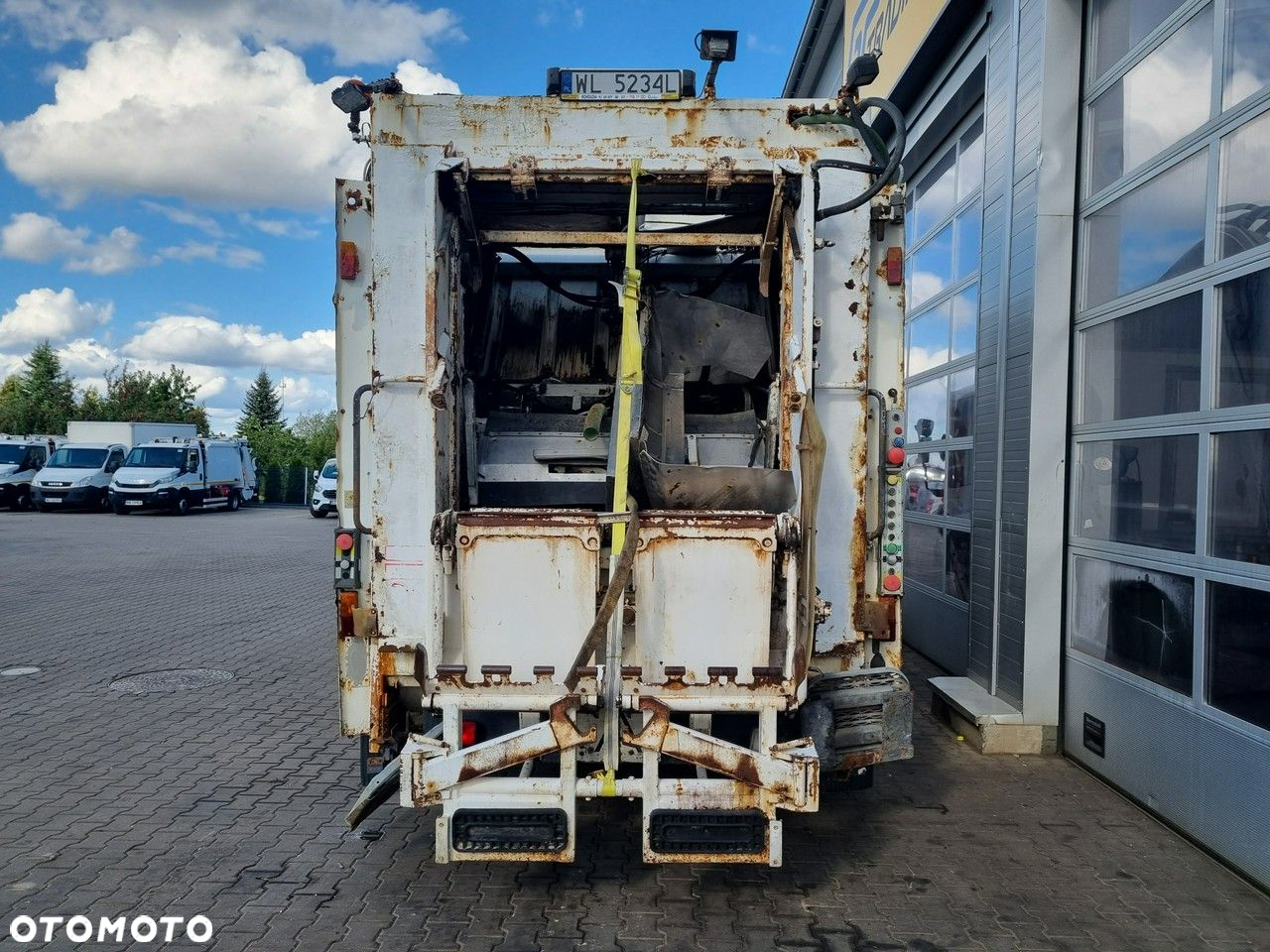 Mercedes-Benz Econic, zabudowa śmieciarki Schörling - 6