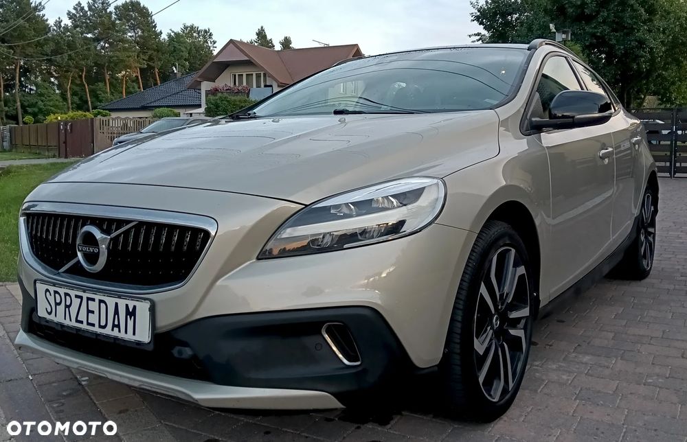 Volvo V40 Cross Country D3 Drive-E SCR Momentum - 3