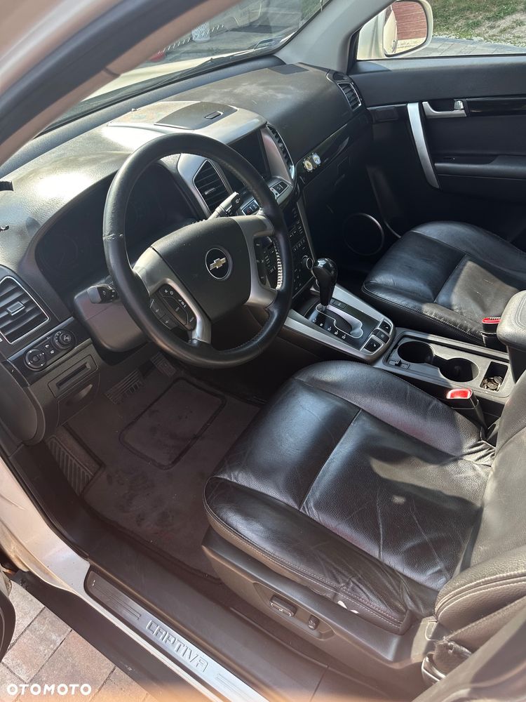Chevrolet Captiva 2.2 D LTZ - 28