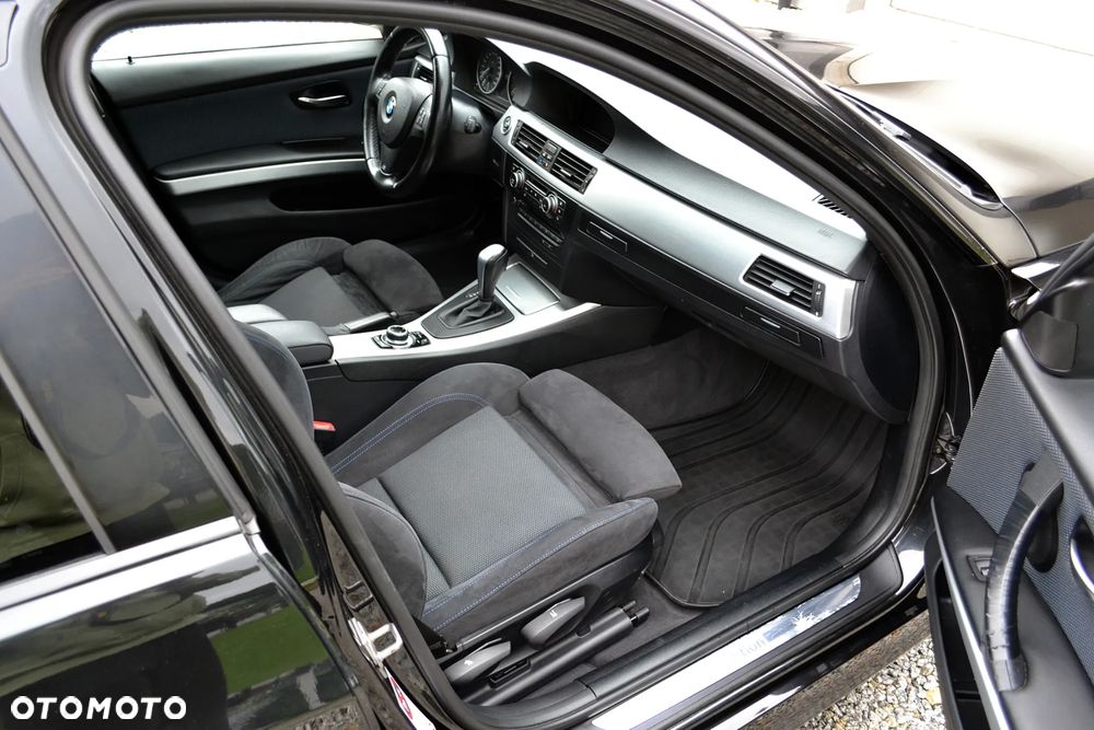 BMW Seria 3 320d xDrive DPF Edition Sport - 9
