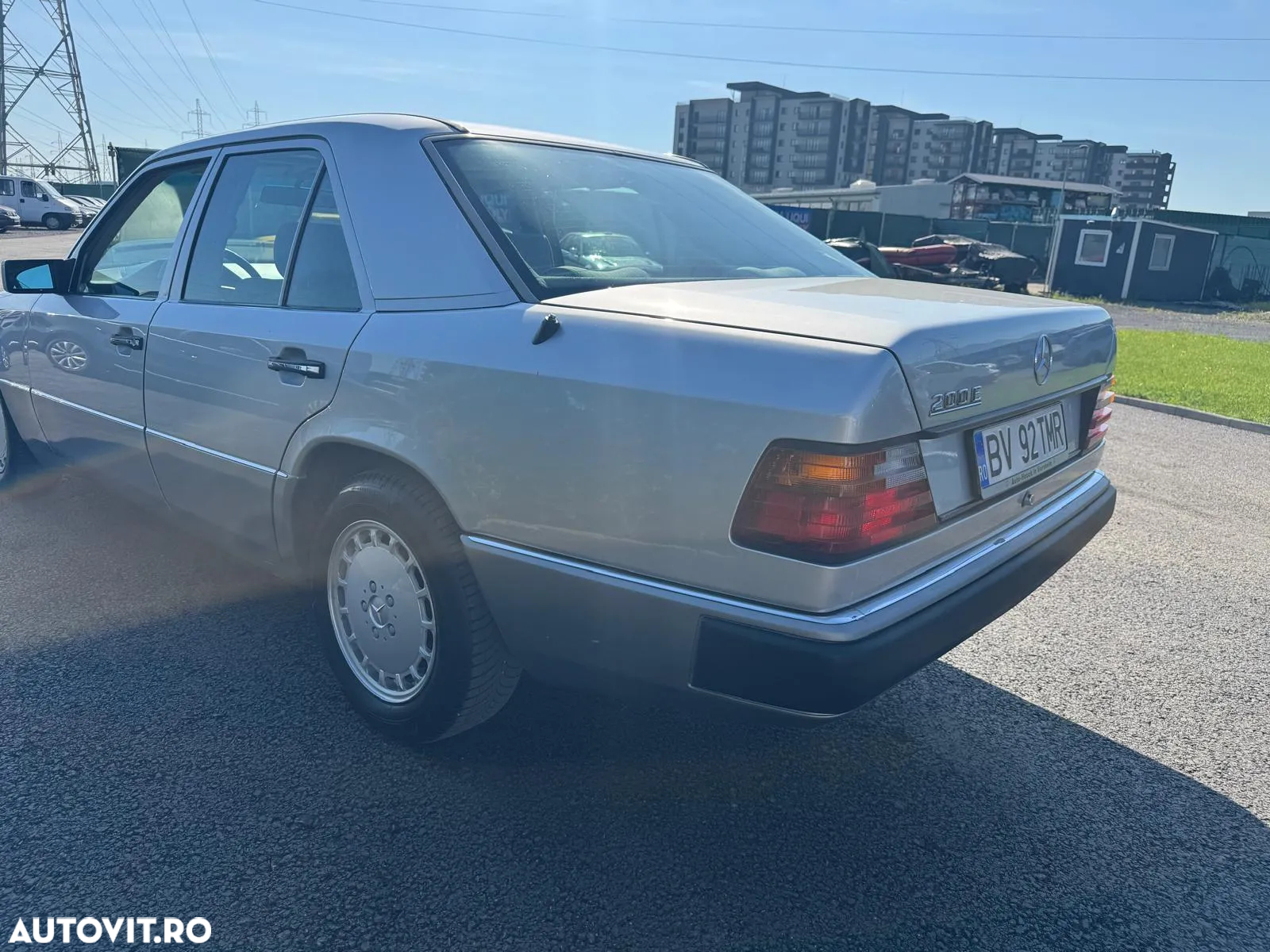 Mercedes-Benz E - 10