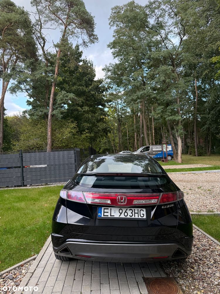 Honda Civic 1.8 Comfort - 26