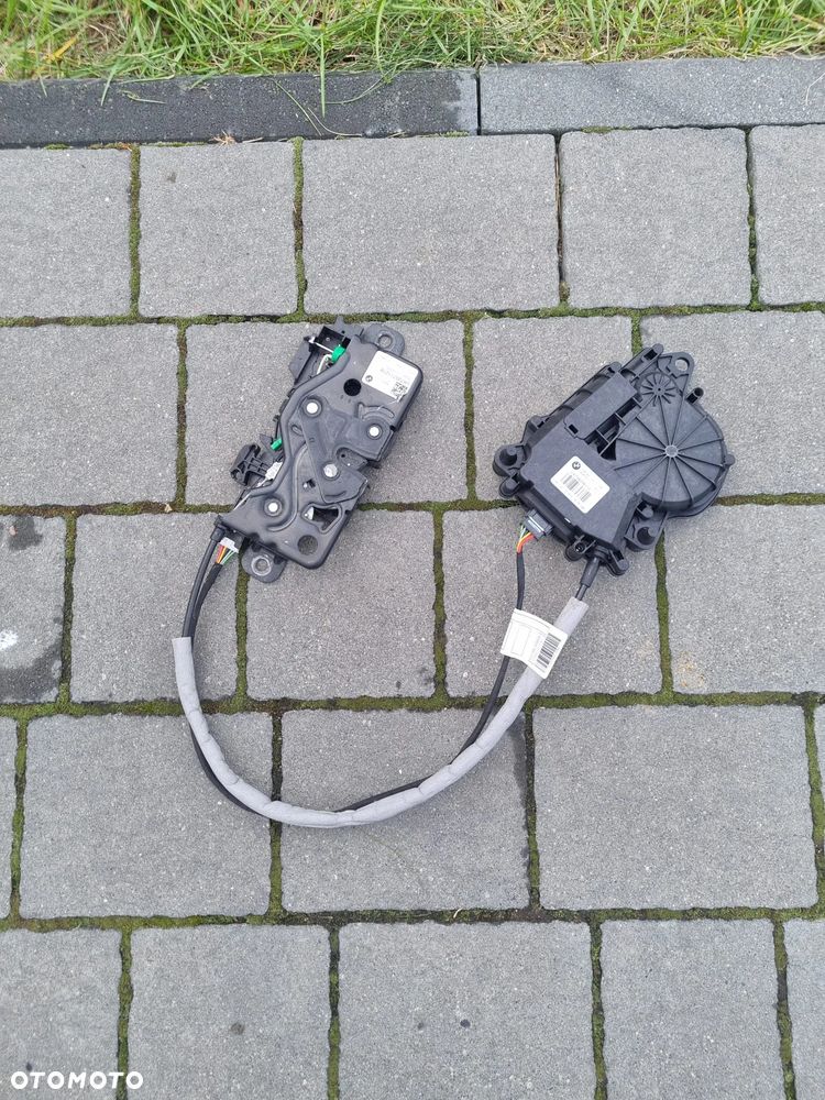 ZAMEK TYLNEJ KLAPY F90 G11 G12 G30 163672