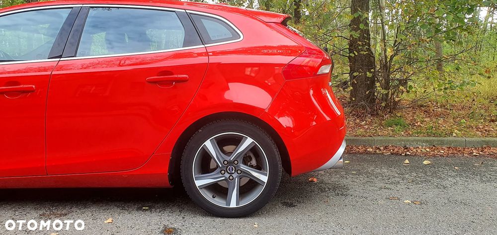 Volvo V40 D2 R Design - 14