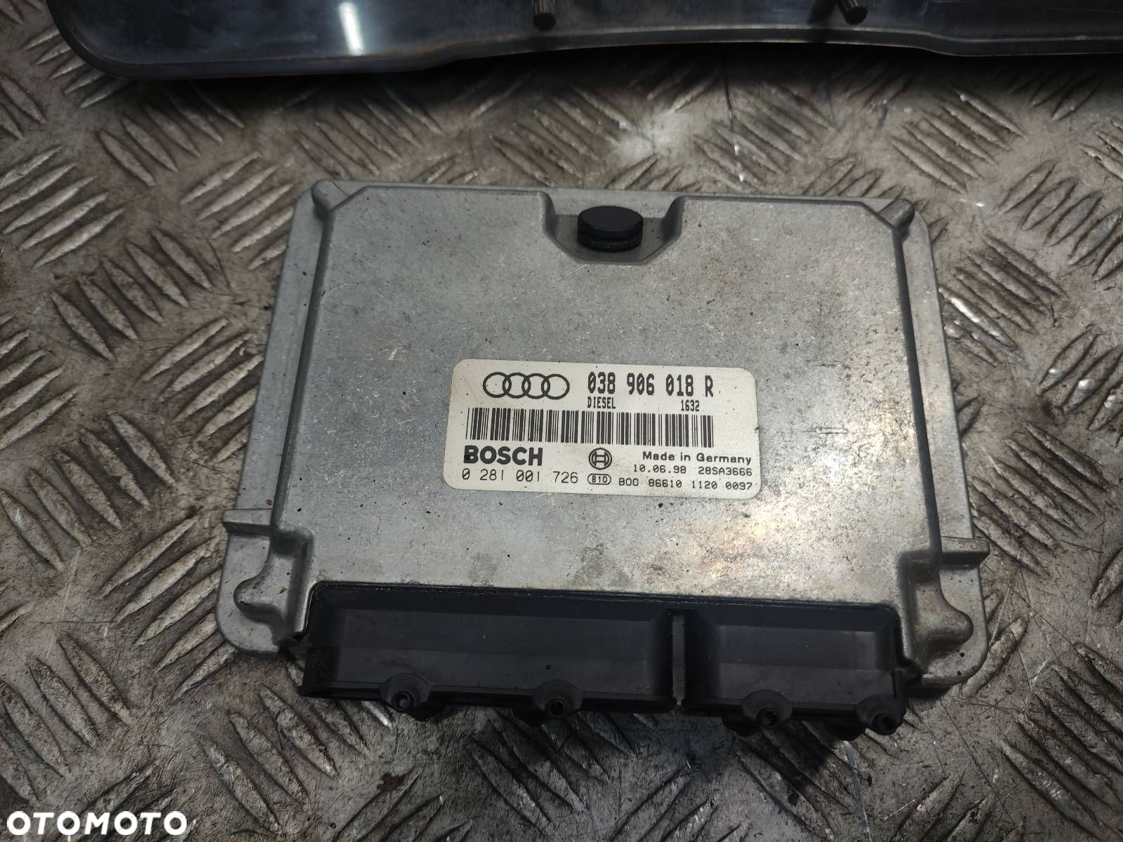 ZESTAW STARTOWY AUDI A4 B5 038906018R - 5