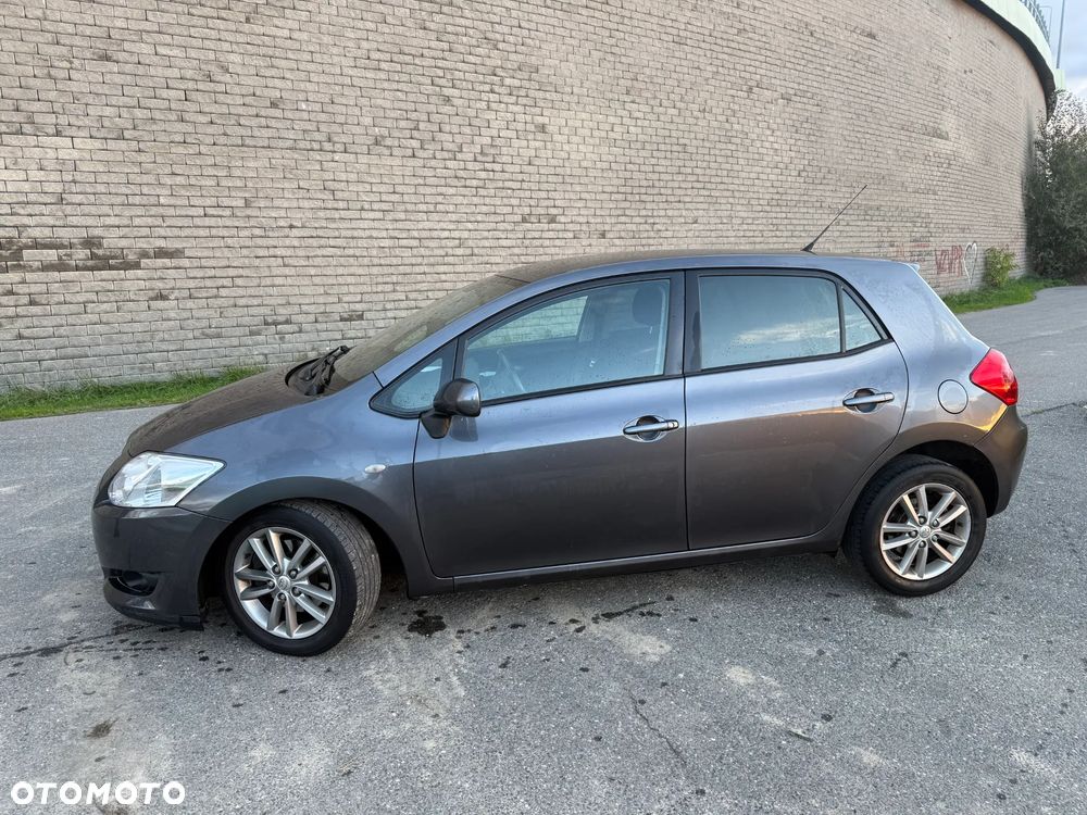 Toyota Auris 2008 photo 2