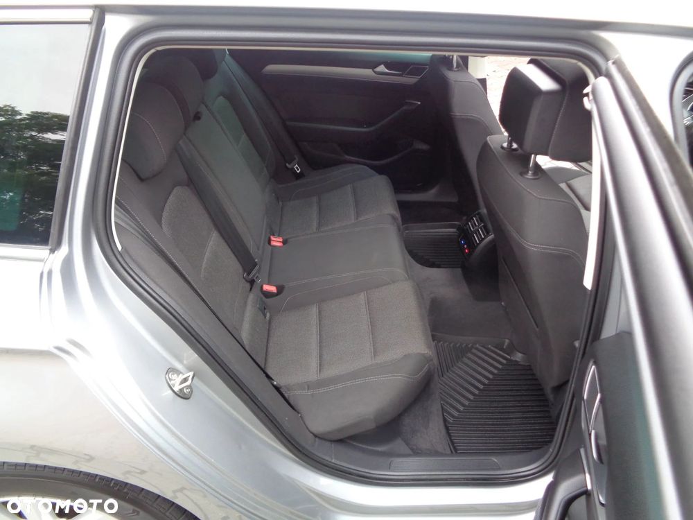 Volkswagen Passat 1.6 TDI BMT Comfortline - 20