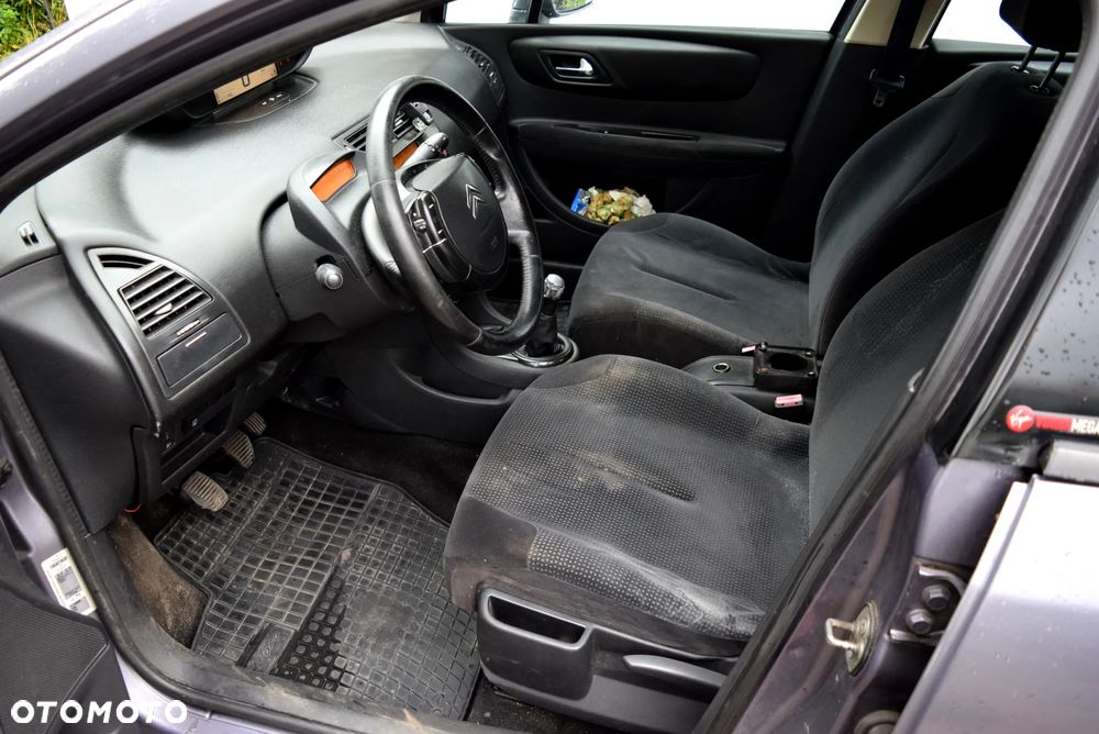 Citroën C4 1.4 16V Style - 6