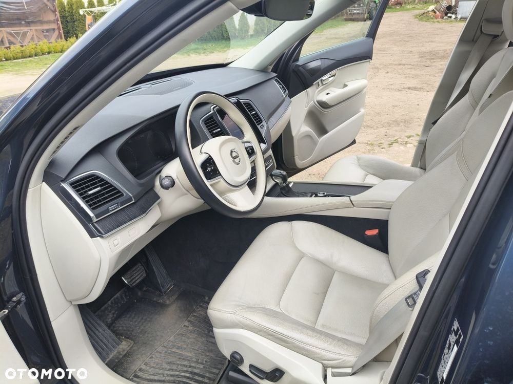 Volvo XC 90 - 7