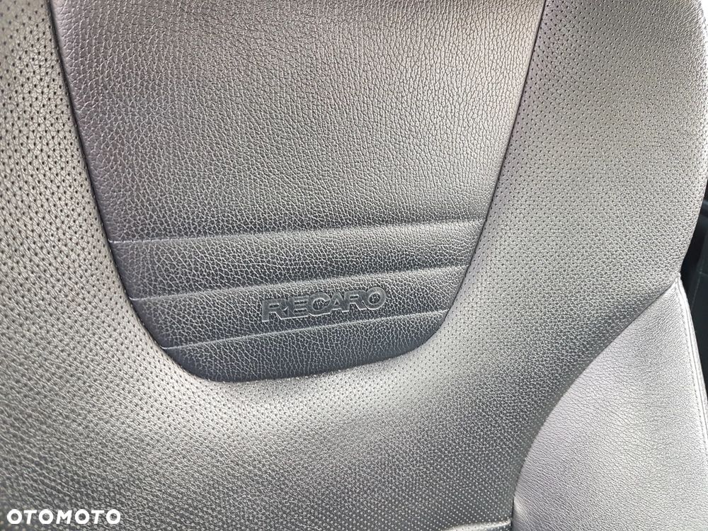 Ford Mondeo 3.0 V6 ST 220 - 16