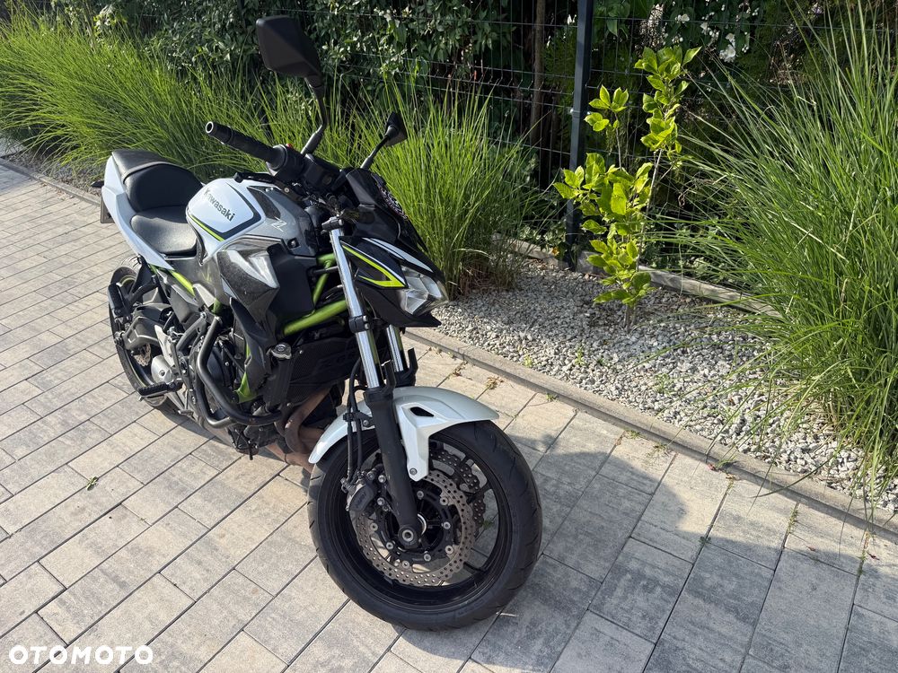 Kawasaki ER - 13