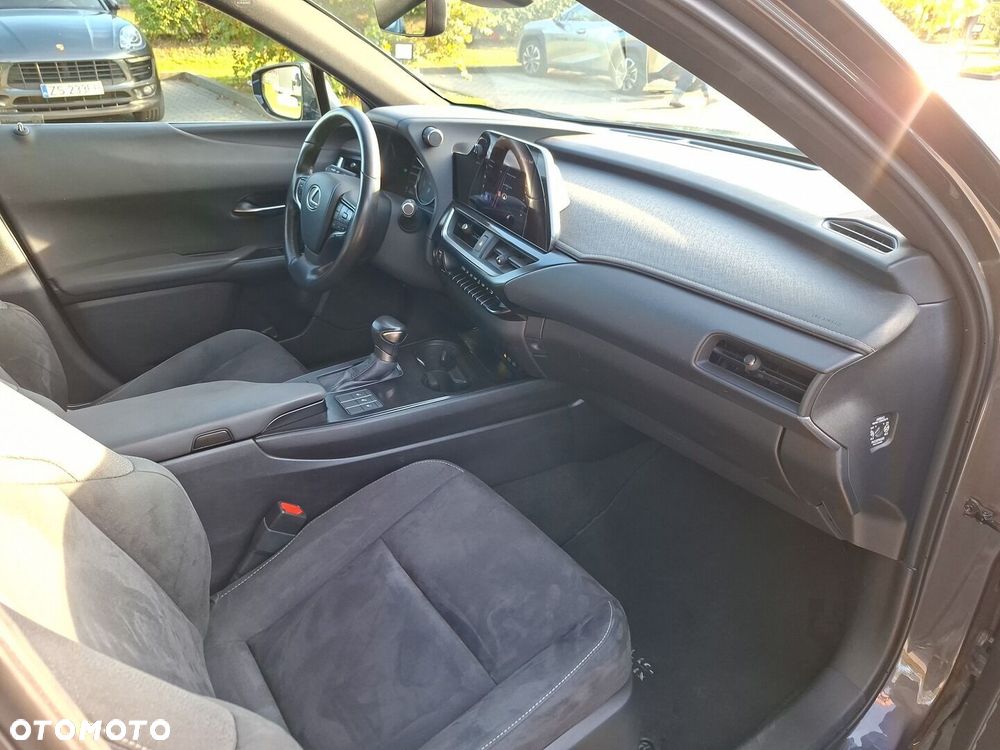 Lexus UX 250h GPF Business 2WD - 16