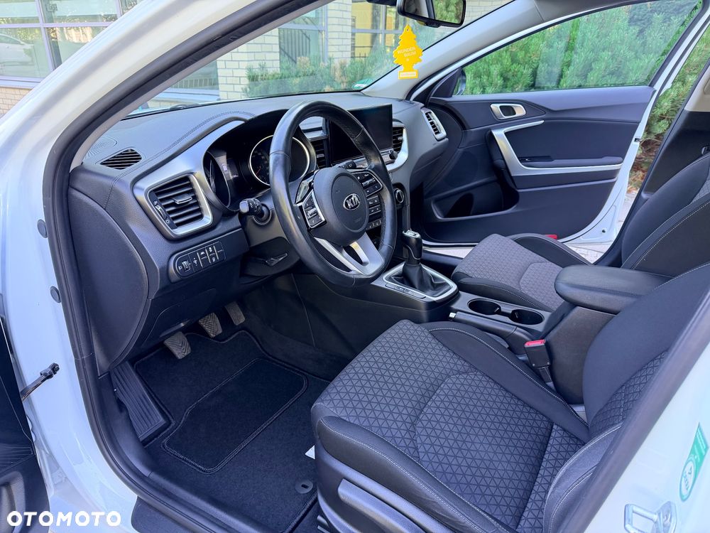 Kia Ceed 1.6 CRDi SCR L Business Line - 19