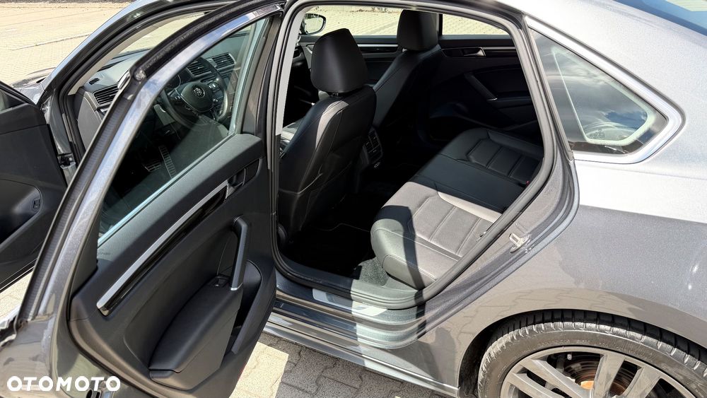 Volkswagen Passat - 28
