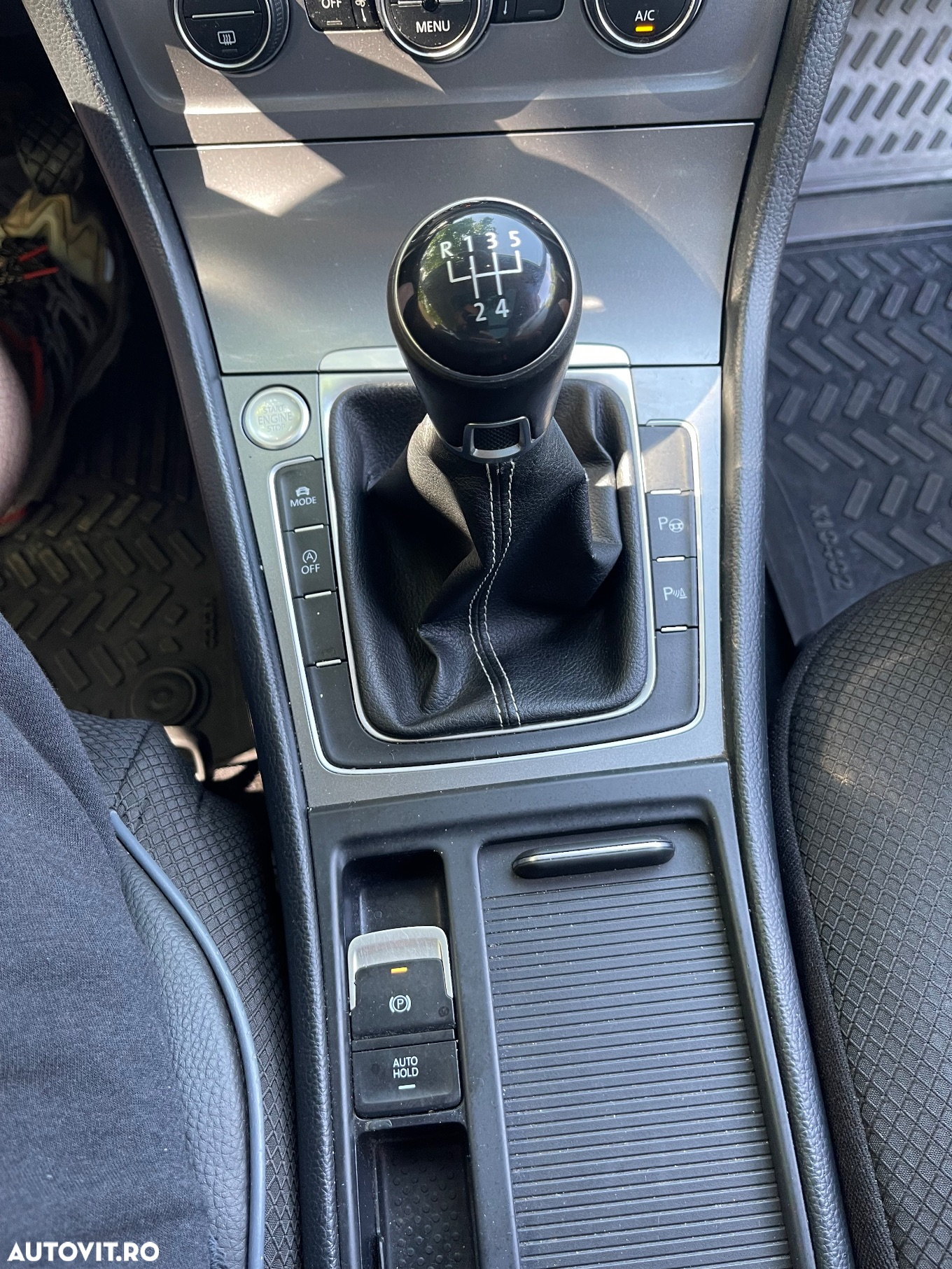 Volkswagen Golf 1.6 TDI BMT Comfortline - 3