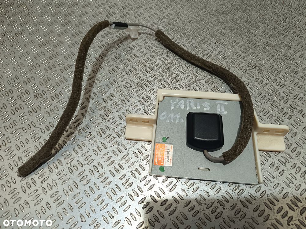Antena GPS navi Toyota Yaris II 2011 - 1