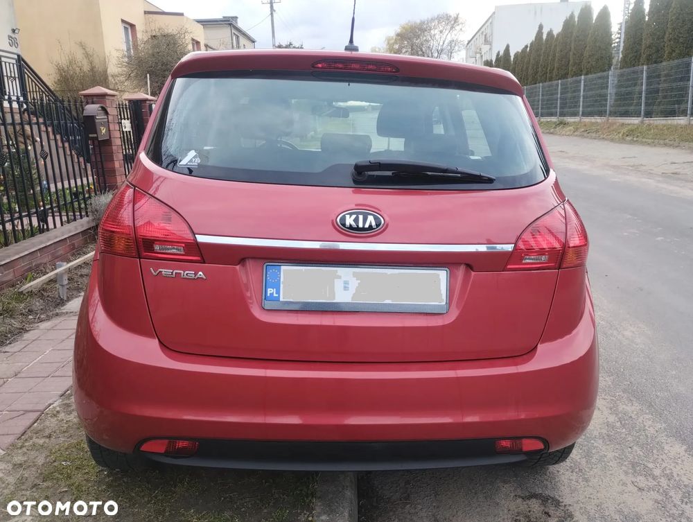 Kia Venga 1.4 CVVT UEFA EURO 2016 - 5