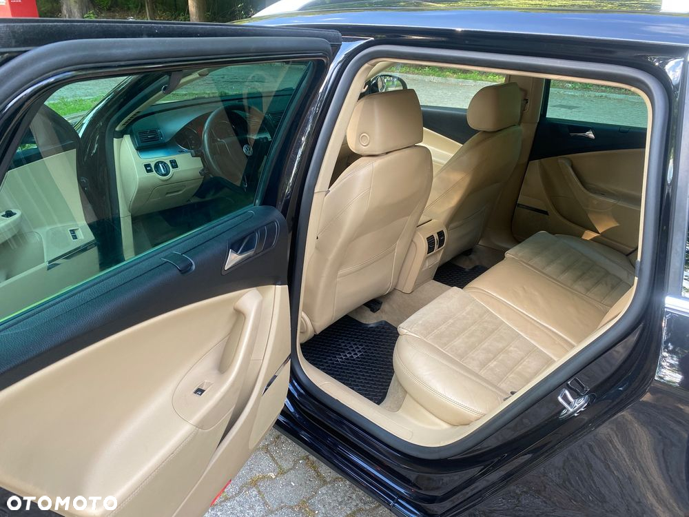 Volkswagen Passat 3.2 V6 FSI 4Mot Highline DSG - 11