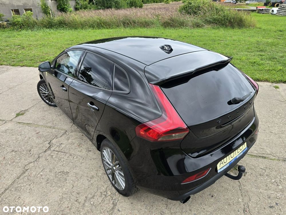 Volvo V40 - 25