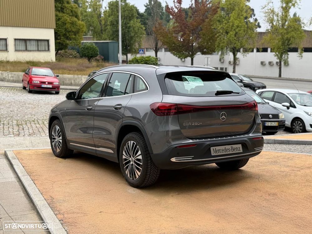 Mercedes-Benz EQA 250+ - 8