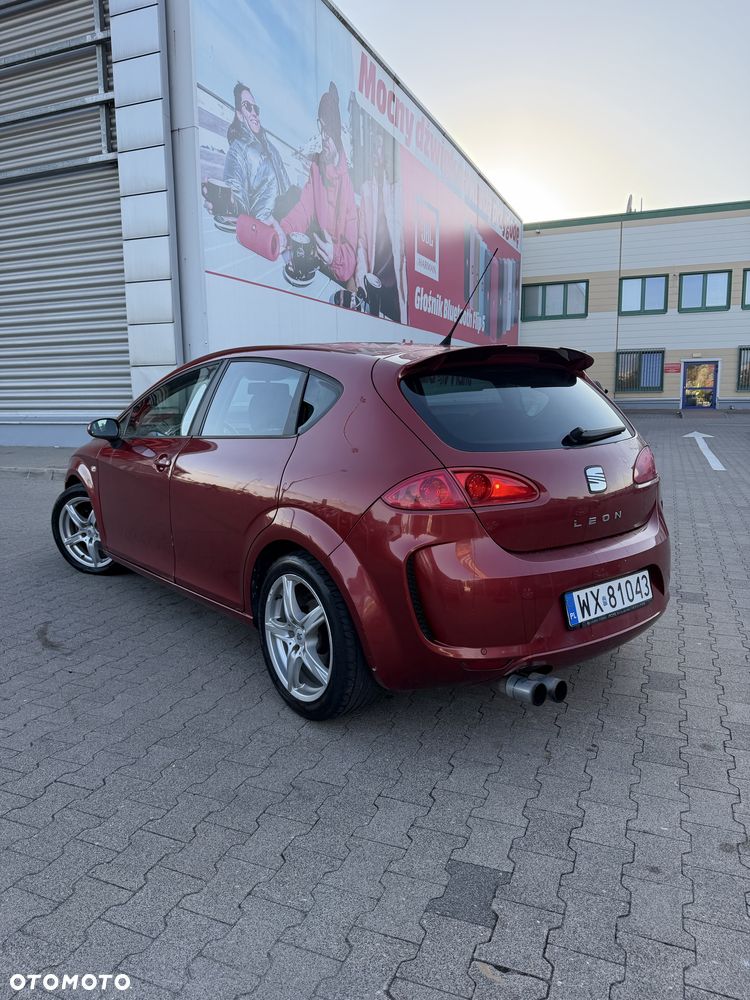 Seat Leon 2010 photo 2