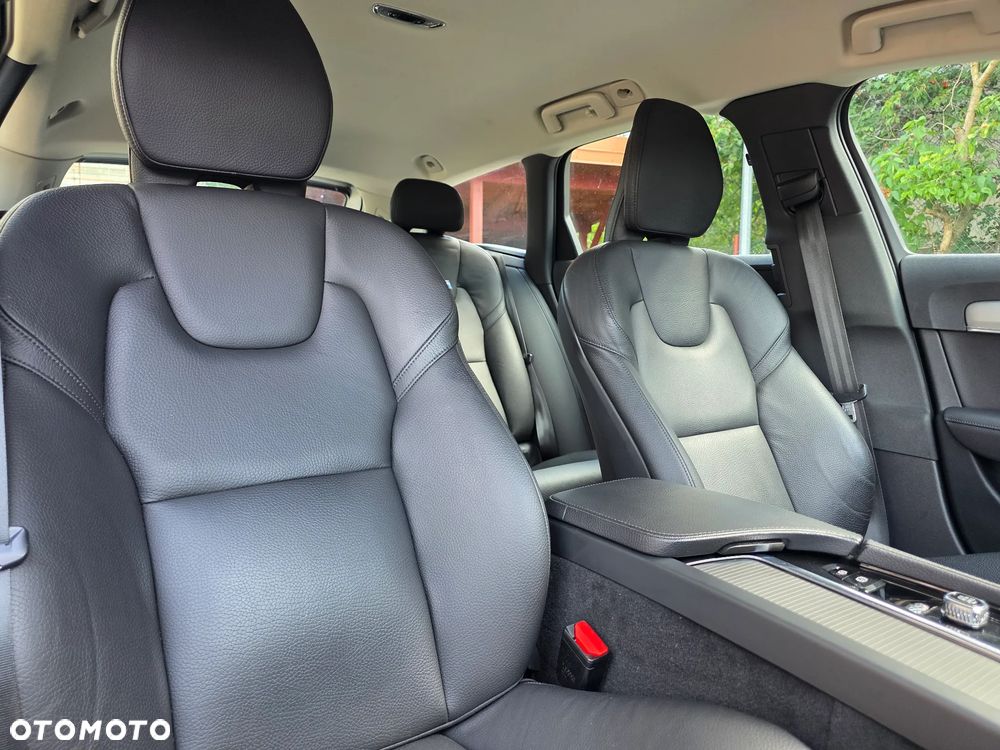 Volvo V90 B4 D Geartronic Momentum Pro - 24