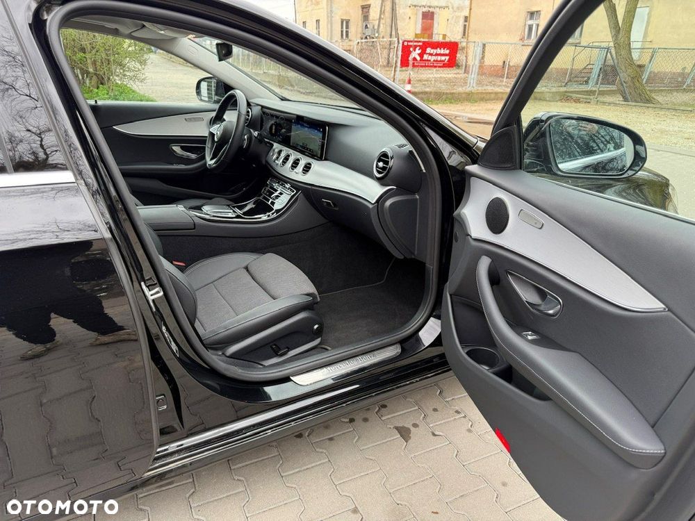 Mercedes-Benz Klasa E - 24