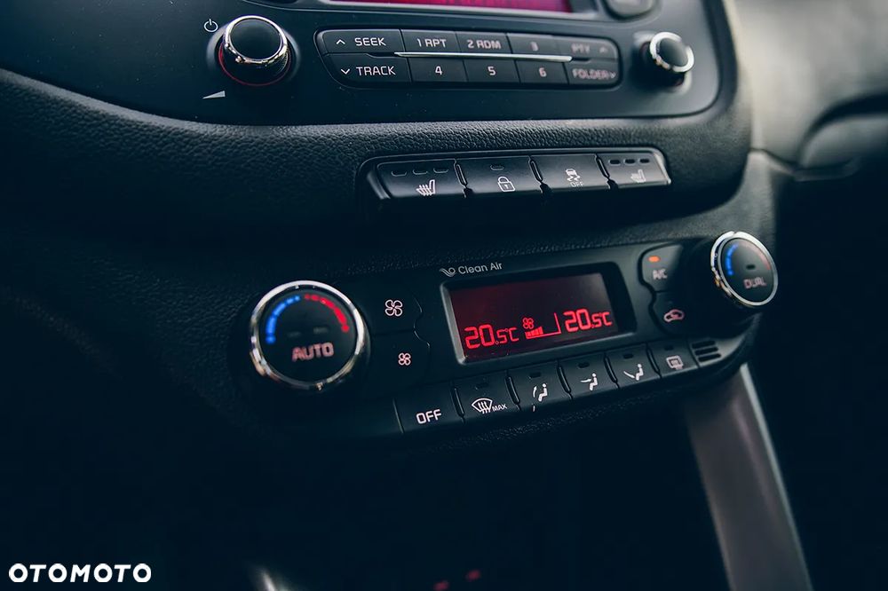 Kia Ceed - 27