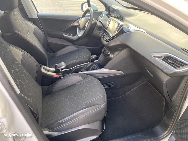 Peugeot 2008 1.2 PureTech Style - 5