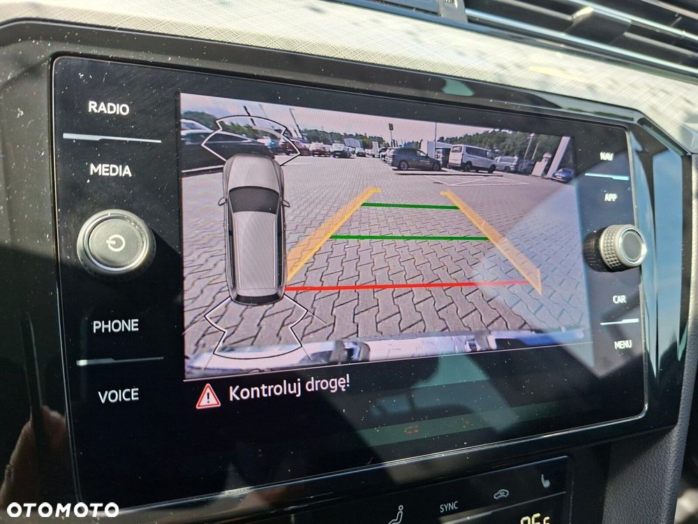 Volkswagen Passat - 21
