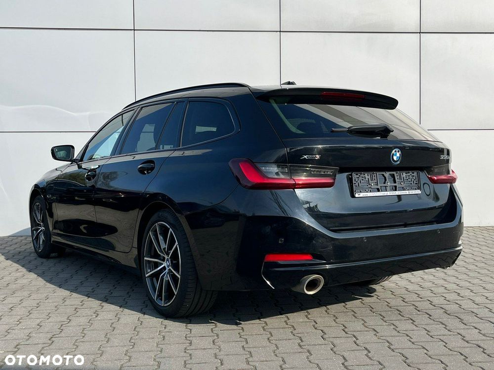 BMW Seria 3 330e xDrive Sport Line - 9
