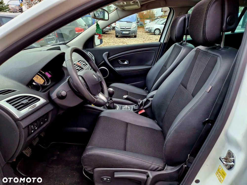 Renault Megane TCe 130 Dynamique - 5