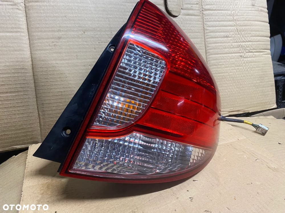 LAMPA TYLNA PRAWA KIA RIO I LIFT - 4