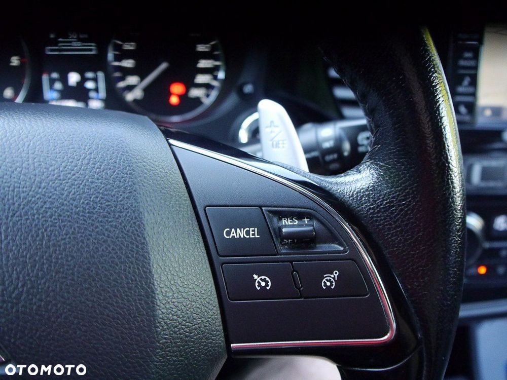 Mitsubishi Outlander - 33