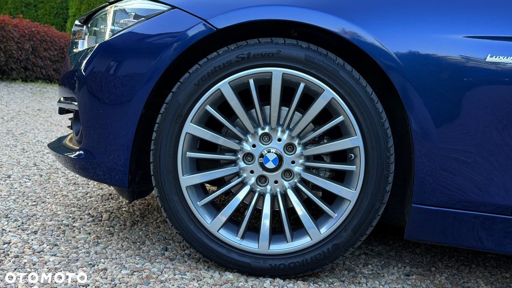 BMW Seria 3 318d Edition Luxury Line Purity - 32