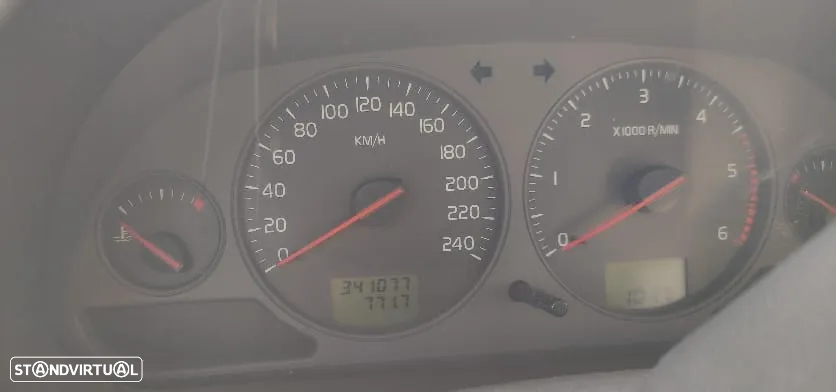 Volvo V40 1.9 D CR - 4