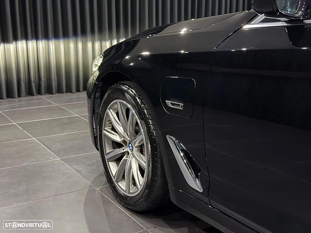 BMW 520 e Line Luxury - 14