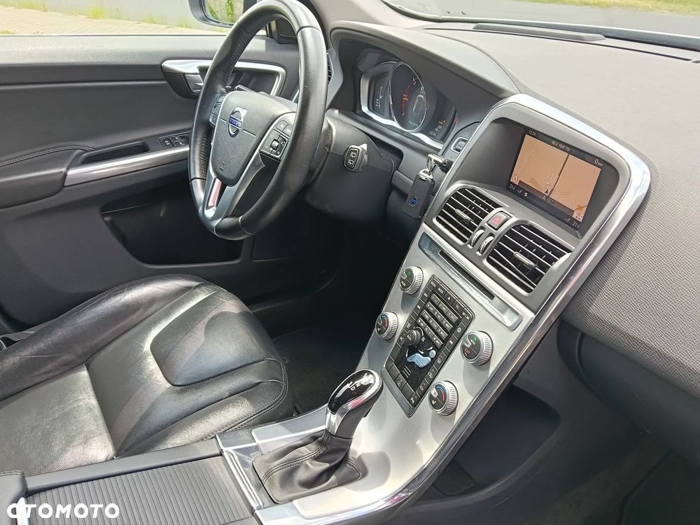 Volvo XC 60 D3 Geartronic Summum - 15