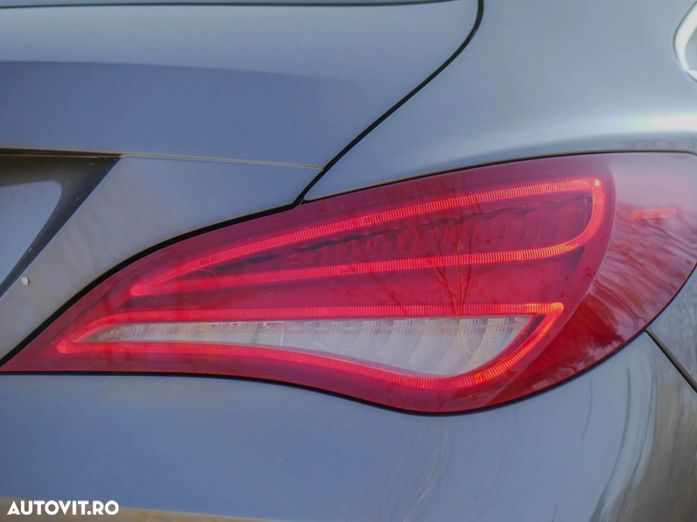 Mercedes-Benz CLA 250 Shooting Brake 4Matic 7G-DCT Sport - 10