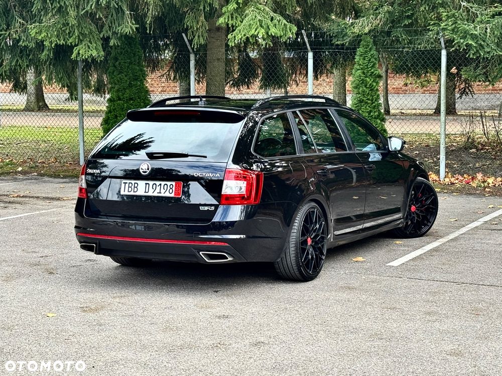 Skoda Octavia 2.0 TDI DSG RS - 17