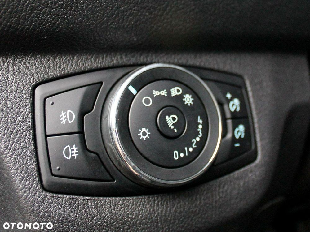 Ford Transit Courier - 21