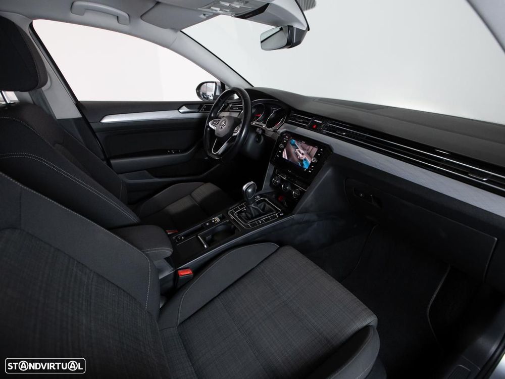 VW Passat 1.6 TDI Business DSG - 9