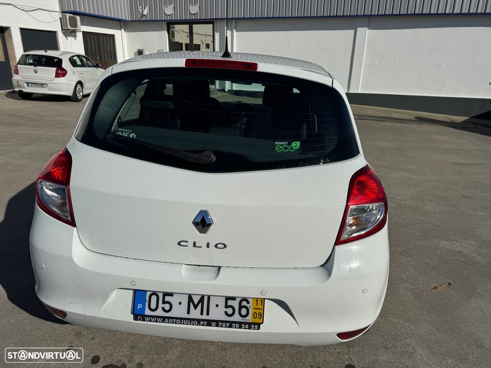 Renault Clio 1.2 16V Confort 130g - 8